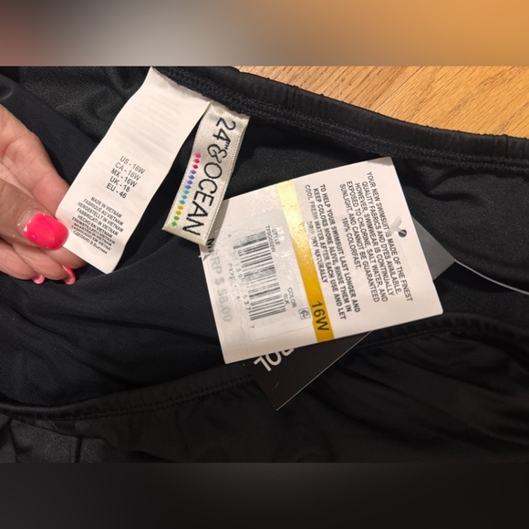 24th & Ocean Solid Skirted Hipster Bikini Swimsuit Bottom in Black - Picture 5 of 6